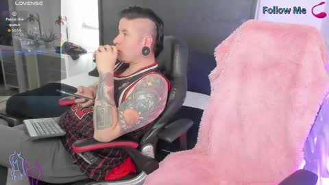 inkedsinners_ online show from June 4, 4:02 pm