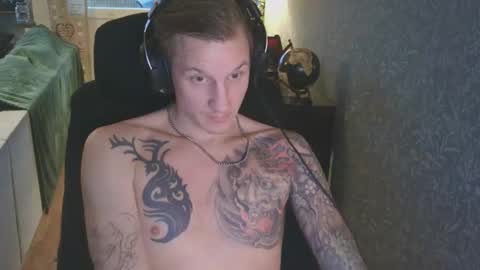 inkedsweed69 online show from December 15, 12:31 pm