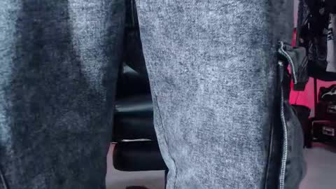 Snapshot of inmortal_master chatting on November 1, 3:52 am inmortal lamb online show from November 1, 3:52 am