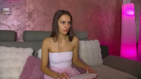 InnesTaylor online show from November 3, 8:15 am