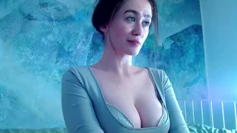 Lina online show from March 11, 1:39 pm