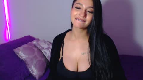Snapshot of innocent_fox chatting on July 9, 10:14 pm Abril online show from July 9, 10:14 pm