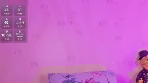 innocenthazel online show from February 18, 2:40 am