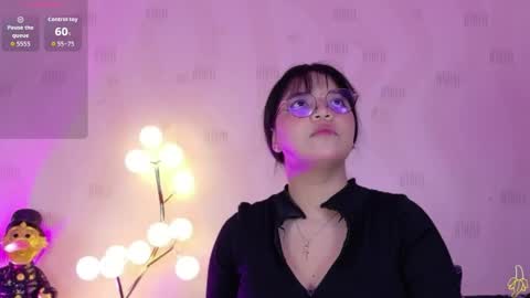 innocenthazel online show from May 27, 2:52 am