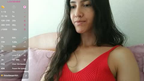 Snapshot of innocentlatiina chatting on January 14, 7:19 pm Laroa online show from January 14, 7:19 pm