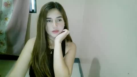 Snapshot of insigida_xxx chatting on February 12, 7:47 am Jean online show from February 12, 7:47 am