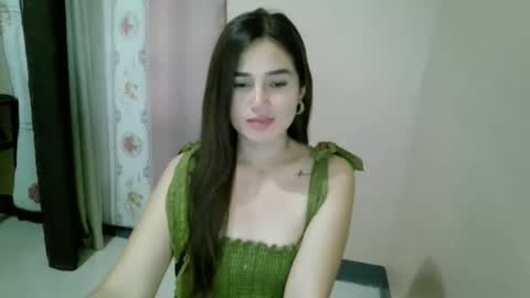Snapshot of insigida_xxx chatting on February 21, 8:54 pm Jean online show from February 21, 8:54 pm