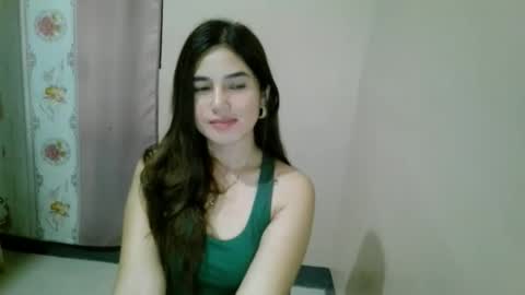 Snapshot of insigida_xxx chatting on February 23, 7:00 pm Jean online show from February 23, 7:00 pm