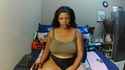 Snapshot of intimacysexy chatting on April 2, 3:09 pm boniswa caroline online show from April 2, 3:09 pm