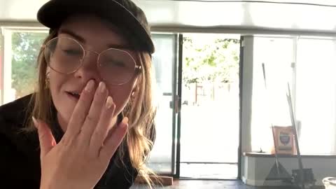 Snapshot of intothewoodswego chatting on October 1, 8:37 pm IntoTheWoodsWeGo online show from October 1, 8:37 pm