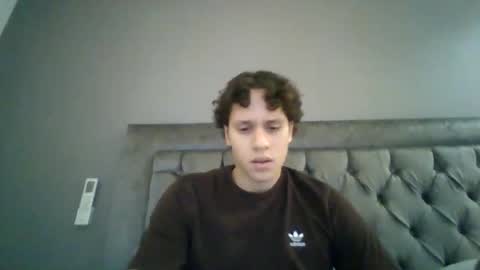 WillyTripleXxx online show from April 28, 3:22 am