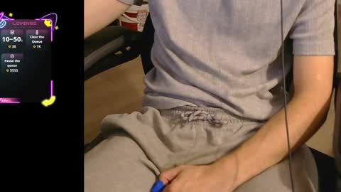 Snapshot of introvertgamer chatting on October 18, 7:03 pm introvertgamer online show from October 18, 7:03 pm