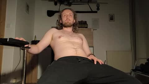 Snapshot of ipipo42o chatting on November 12, 6:08 pm DrownMentally online show from November 12, 6:08 pm