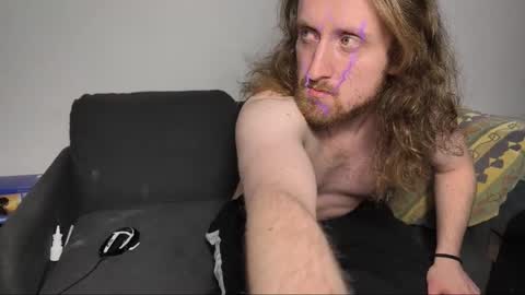 Snapshot of ipipo42o chatting on February 14, 12:18 am DrownMentally online show from February 14, 12:18 am