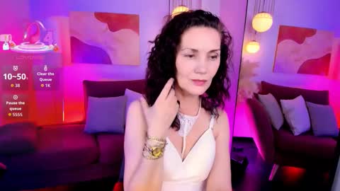 Irene online show from October 31, 6:03 am