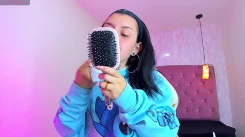 iris_77 online show from November 24, 11:43 am