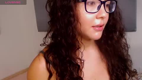 Instagram iris caprice online show from January 16, 3:23 am