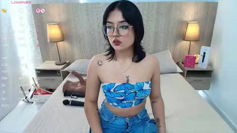 Snapshot of iris_gomez chatting on December 17, 7:20 pm Iris online show from December 17, 7:20 pm