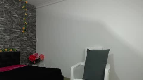 Snapshot of iris_joi chatting on February 23, 11:14 pm Iirs online show from February 23, 11:14 pm