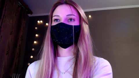 Lily online show from March 9, 5:06 pm