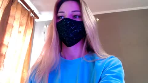 Lily online show from April 18, 2:43 pm