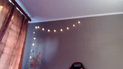 Snapshot of iris_lave chatting on April 27, 4:38 pm Lily online show from April 27, 4:38 pm