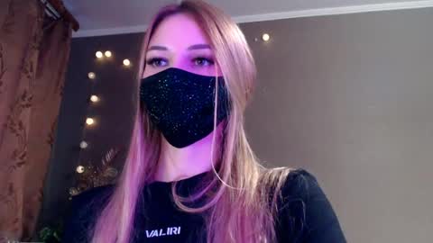 Snapshot of iris_lave chatting on May 13, 4:48 pm Lily online show from May 13, 4:48 pm