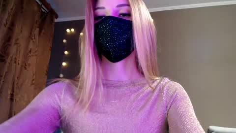 Snapshot of iris_lave chatting on May 15, 5:31 pm Lily online show from May 15, 5:31 pm
