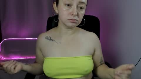 Snapshot of iris_marroquin chatting on February 17, 12:45 pm natalia online show from February 17, 12:45 pm