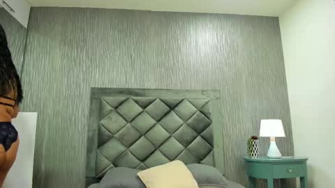 iris_mazza online show from May 26, 3:35 am