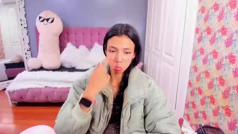 Iris online show from December 3, 11:02 pm