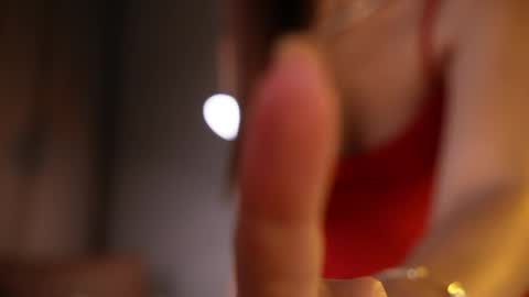 Iris online show from April 18, 2:10 pm