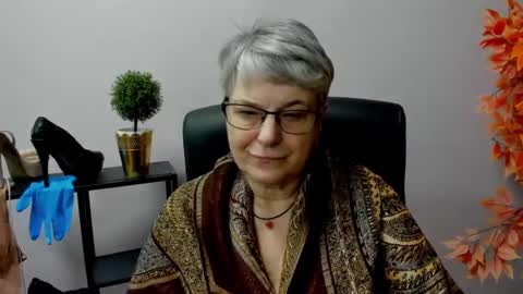 Snapshot of iris_xdesire chatting on February 20, 12:04 pm I R I S online show from February 20, 12:04 pm