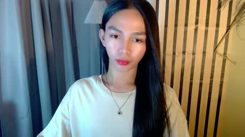 IRISH AND TRIXIE online show from April 4, 2:32 am