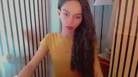 IRISH AND TRIXIE online show from April 7, 1:39 am