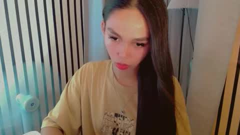 IRISH AND TRIXIE online show from April 12, 2:38 am