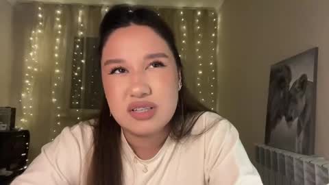 Snapshot of irismikulecky chatting on April 12, 3:28 pm Liza online show from April 12, 3:28 pm