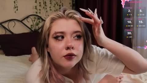 I am Cutie Iris3 online show from October 3, 7:49 am