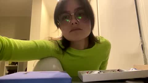 irisss31 online show from April 11, 6:23 pm