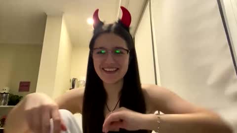 Snapshot of irisss31 chatting on May 8, 6:24 pm irisss31 online show from May 8, 6:24 pm