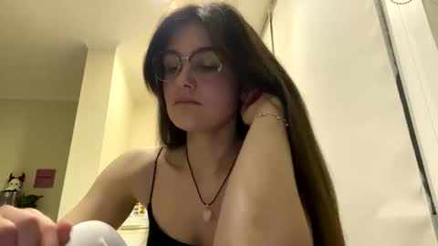 Snapshot of irisss31 chatting on May 12, 7:22 pm irisss31 online show from May 12, 7:22 pm