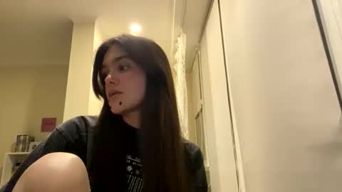Snapshot of irisss31 chatting on June 1, 7:26 pm irisss31 online show from June 1, 7:26 pm