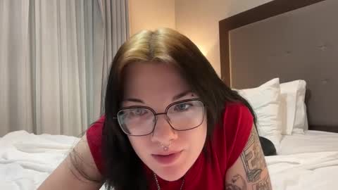 Snapshot of irissweets chatting on October 10, 5:28 am irissweets online show from October 10, 5:28 am