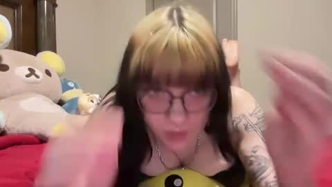 Snapshot of irissweets chatting on January 7, 1:52 am irissweets online show from January 7, 1:52 am