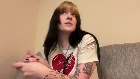 Snapshot of irissweets chatting on February 15, 1:46 am irissweets online show from February 15, 1:46 am