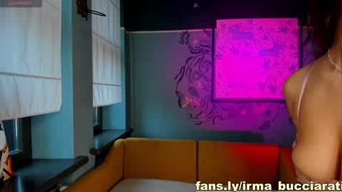 irma_bucciarati online show from October 15, 8:14 am