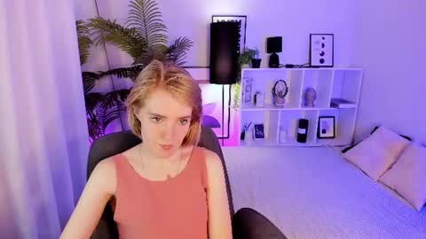 Snapshot of irmaronn chatting on July 19, 8:29 am Irma online show from July 19, 8:29 am