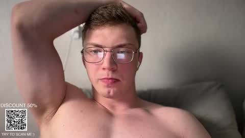 Snapshot of iron__chapman chatting on November 4, 9:58 pm Iron online show from November 4, 9:58 pm