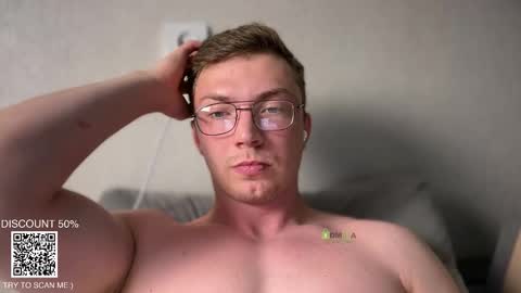 Snapshot of iron__chapman chatting on November 16, 12:05 am Iron online show from November 16, 12:05 am