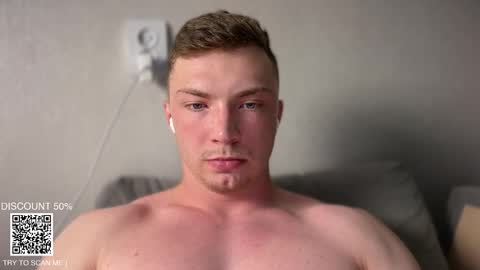 Snapshot of iron__chapman chatting on November 21, 9:46 pm Iron online show from November 21, 9:46 pm